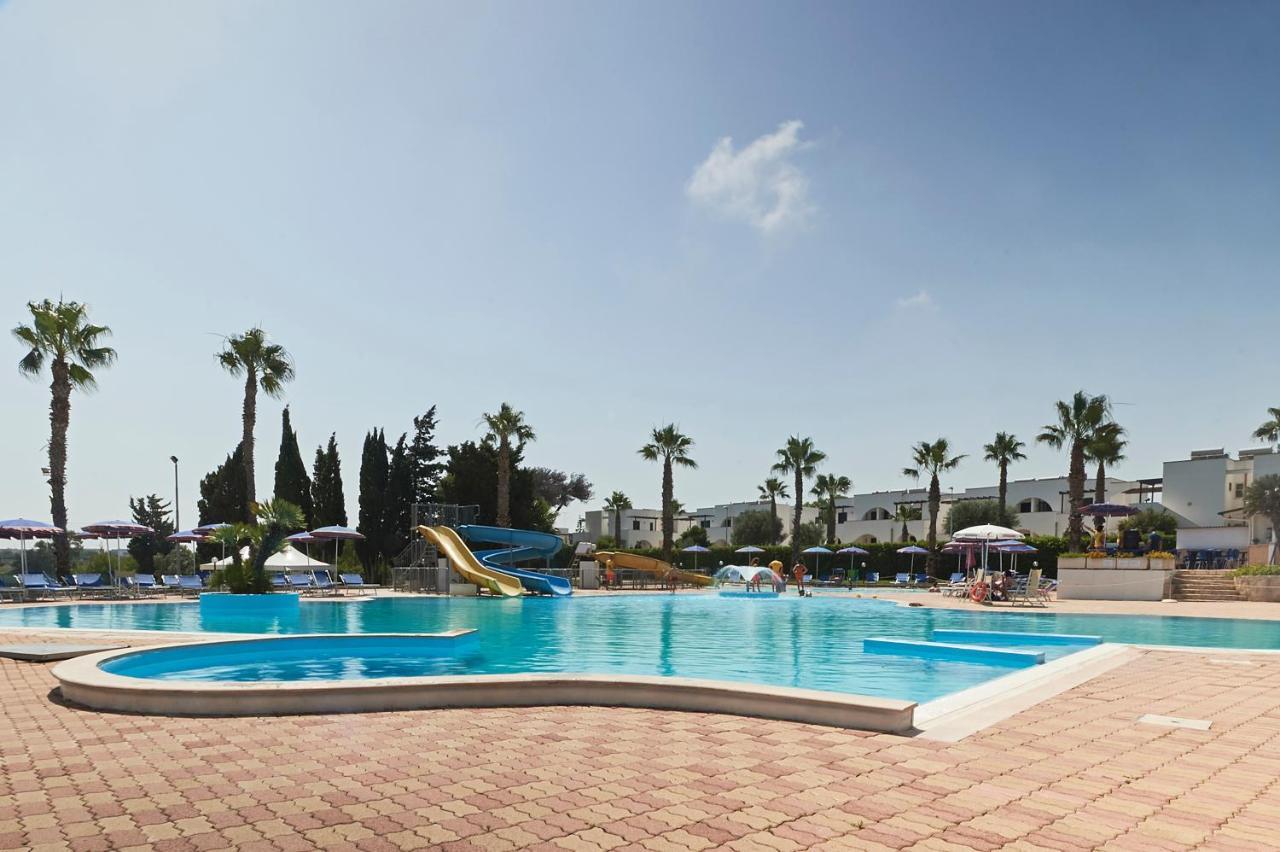 Alba Azzurra - Cdshotels Torre dell'Orso Luaran gambar