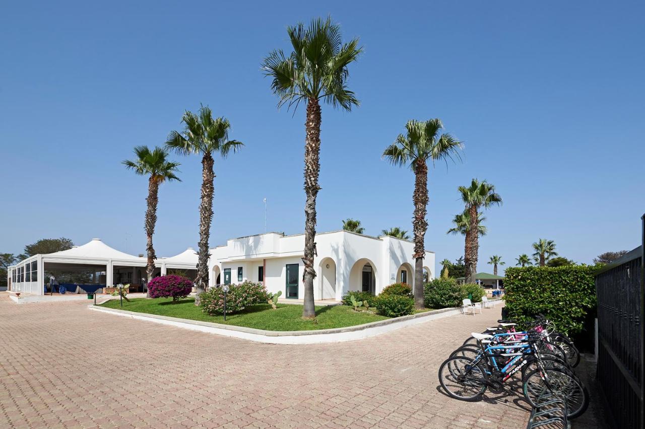 Alba Azzurra - Cdshotels Torre dell'Orso Luaran gambar