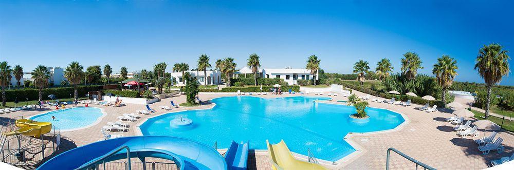Alba Azzurra - Cdshotels Torre dell'Orso Luaran gambar