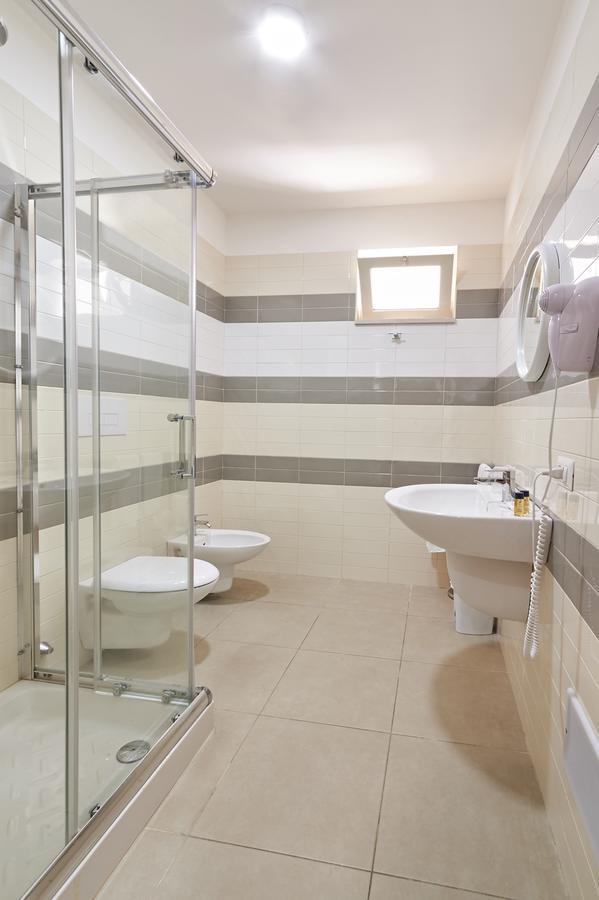 Alba Azzurra - Cdshotels Torre dell'Orso Luaran gambar
